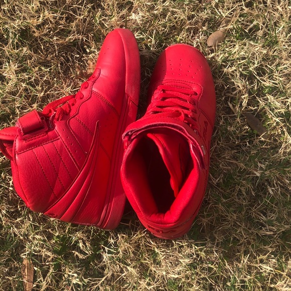 FILAS (shoes) - Picture 2 of 4